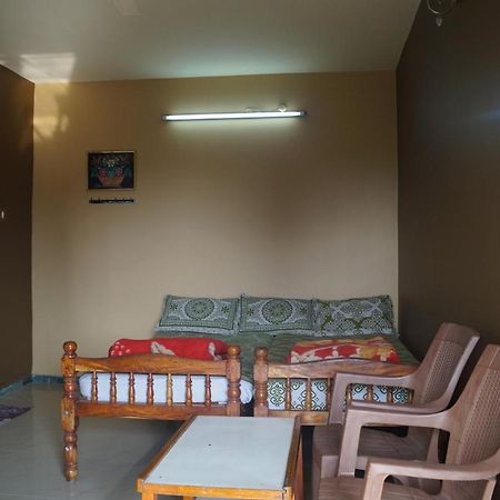 Wins Rooms Vālpārai Exterior foto