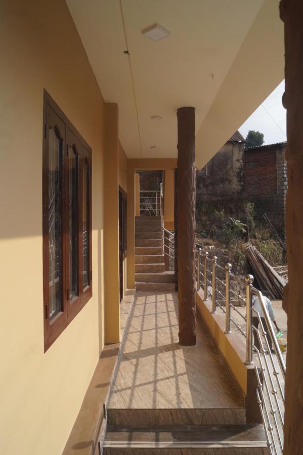 Wins Rooms Vālpārai Exterior foto